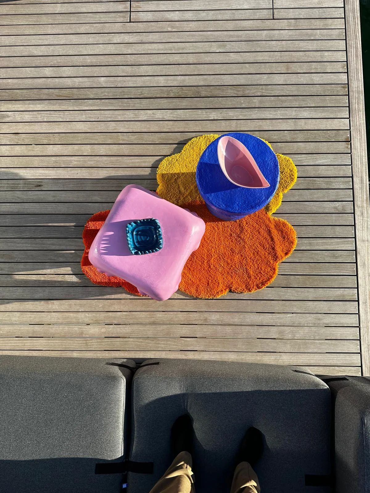 Hungry chair & tray, From above